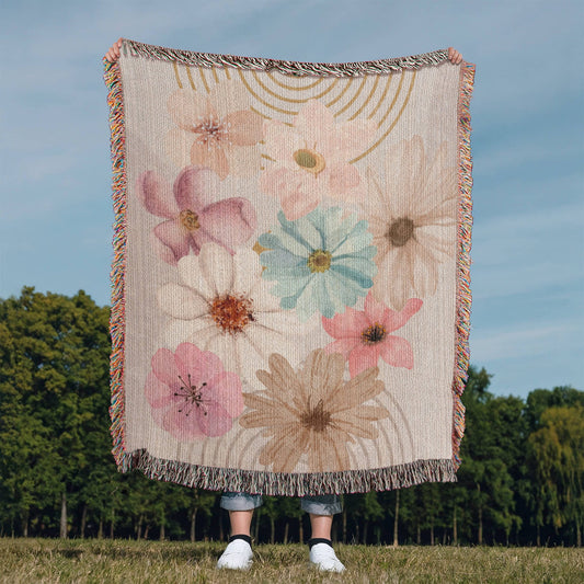 Dreamy Flowers Woven Blanket